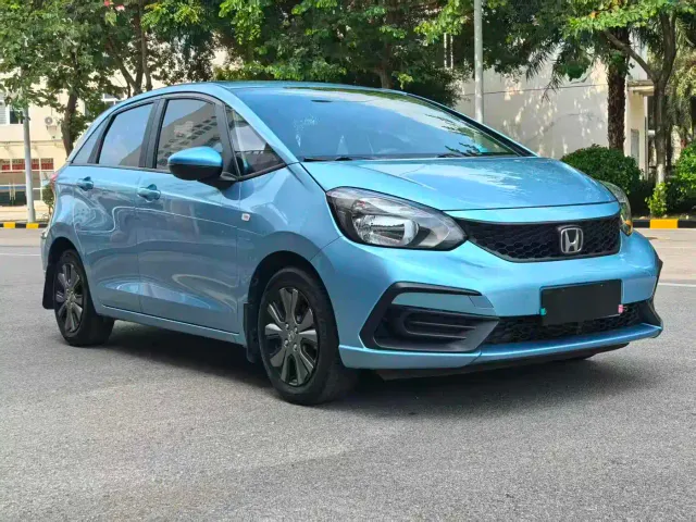 Honda Fit — Фото автомобиля 3