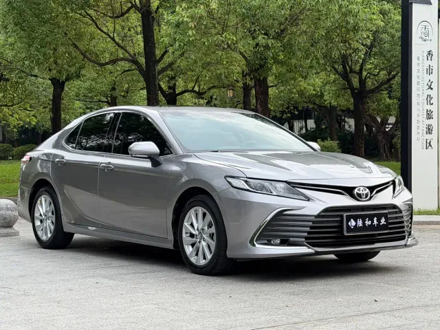 Toyota Camry — Фото автомобиля 3