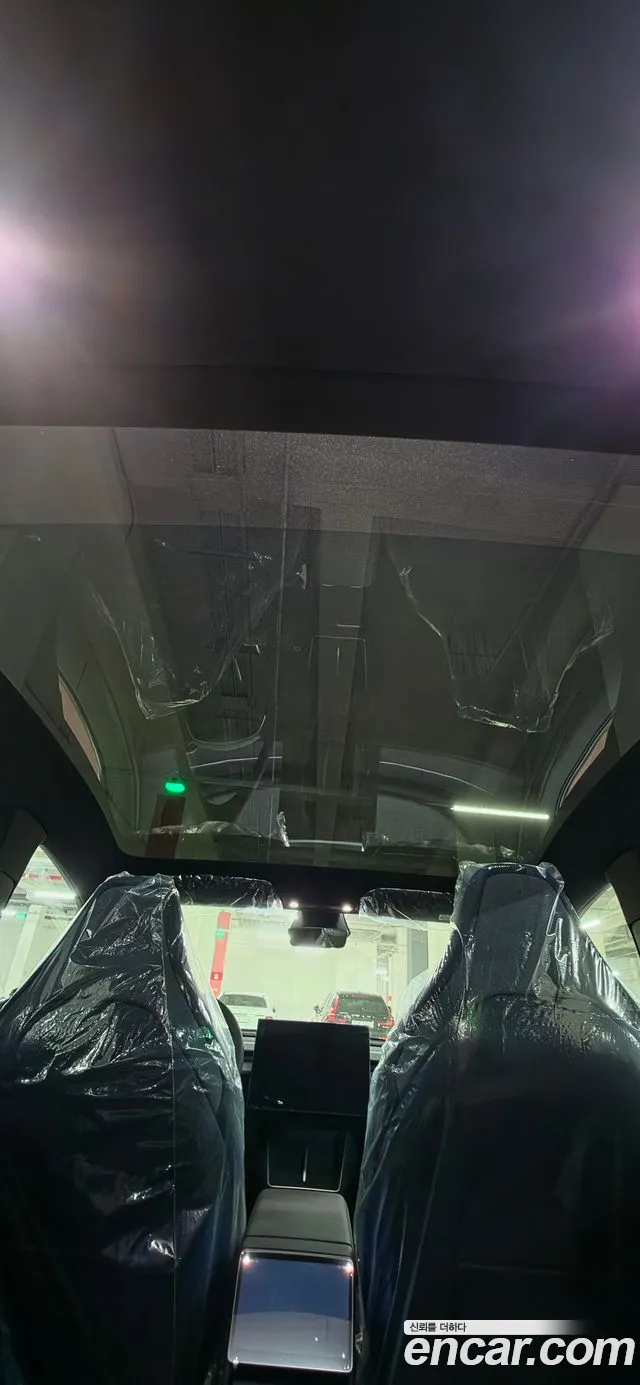 Tesla Model Y — Фото автомобиля 8