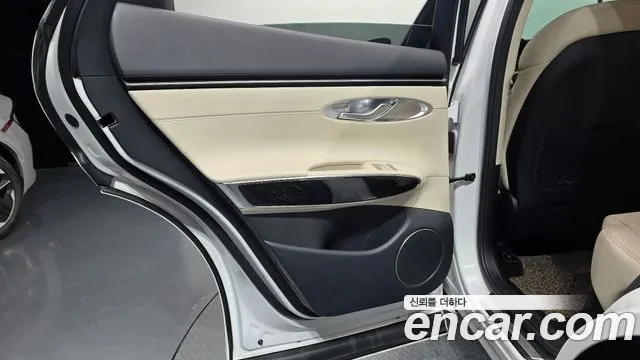 Genesis GV70 — Фото автомобиля 14