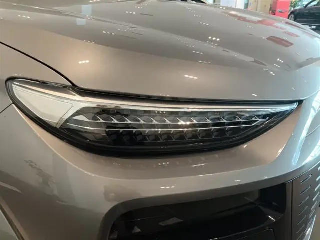 Audi Q6L e-tron — Фото автомобиля 10