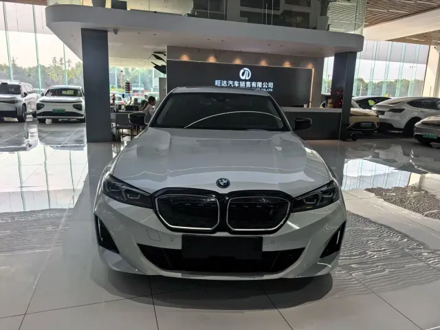 BMW i3 — Фото автомобиля 2
