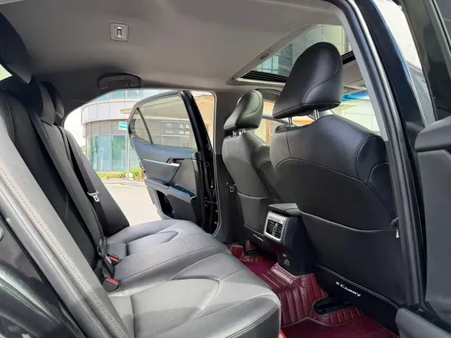 Toyota Camry — Фото автомобиля 11