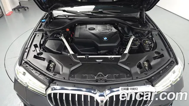 BMW 5-Series — Фото автомобиля 6