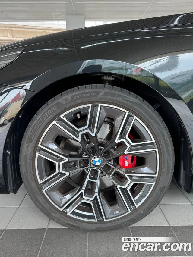 BMW 5 Series G60 — Фото автомобиля 5