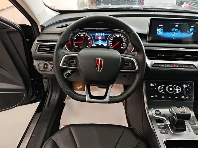 Hongqi H5 — Фото автомобиля 10
