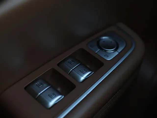 Li Auto ONE — Фото автомобиля 15