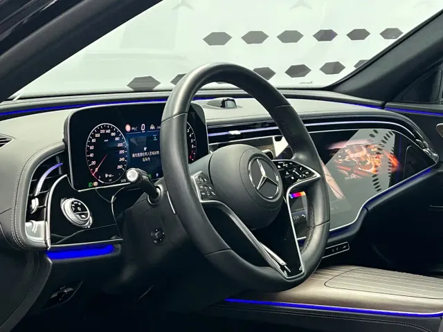 Mercedes-Benz E-Class — Фото автомобиля 5