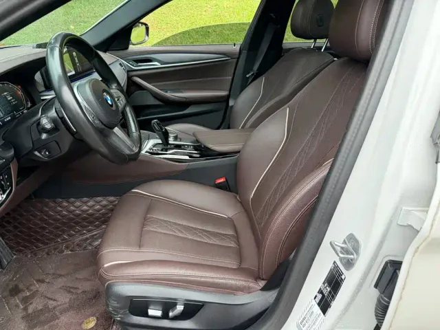 BMW 5 Series — Фото автомобиля 8