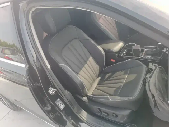 Volkswagen Passat — Фото автомобиля 24
