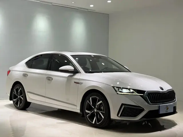 Skoda Octavia — Фото автомобиля 3