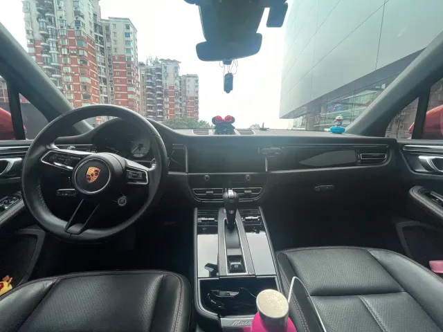 Porsche Macan — Фото автомобиля 10