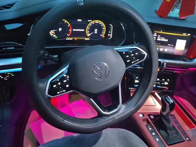 Volkswagen Passat — Фото автомобиля 15