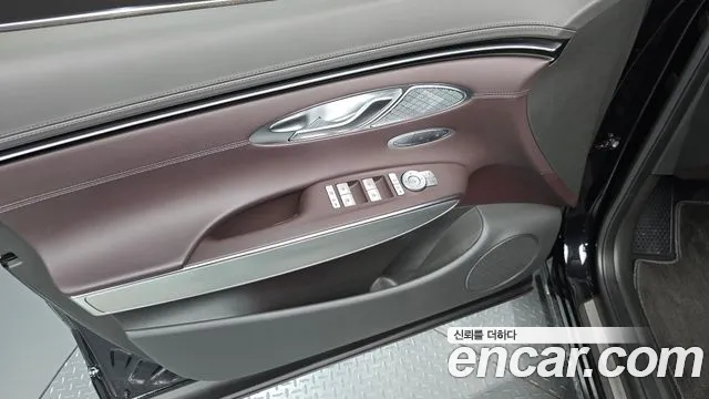 Genesis GV70 — Фото автомобиля 23