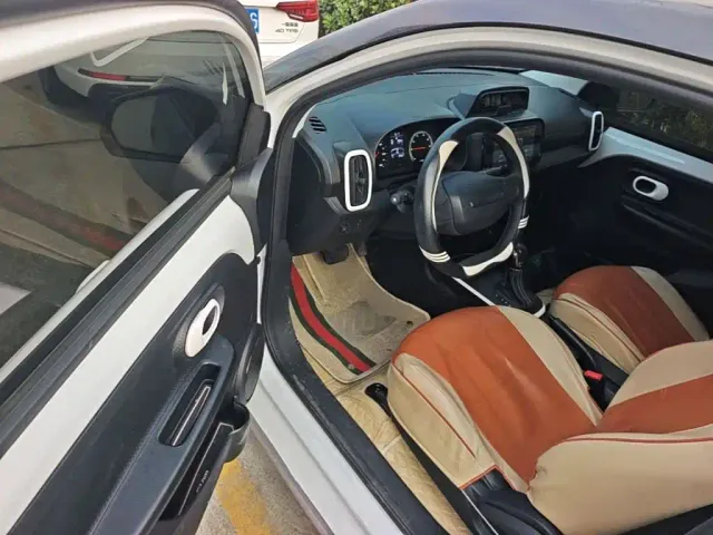 Roewe Clever — Фото автомобиля 15