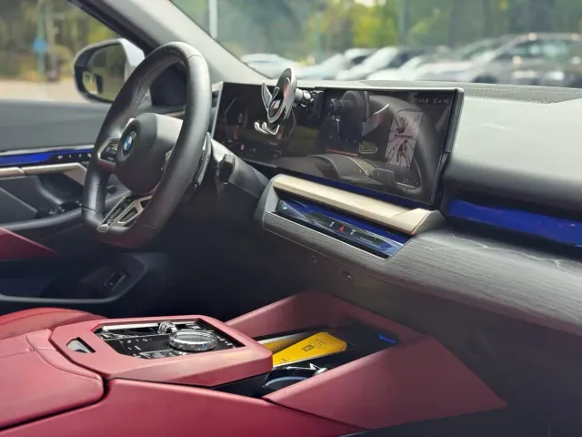 BMW 5 Series — Фото автомобиля 12