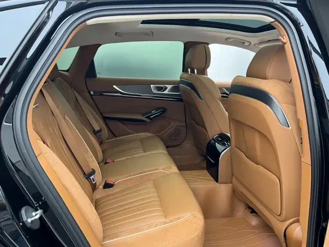 Hongqi Hongqi H9 2024 2.0T Qi Enjoy Private Fashion Edition — Фото автомобиля 17