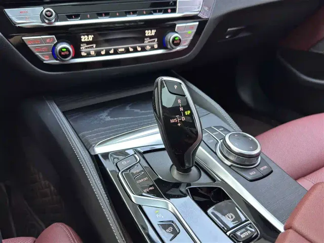 BMW 5 Series — Фото автомобиля 15