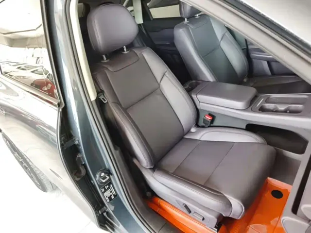 Leapmotor C10 — Фото автомобиля 24
