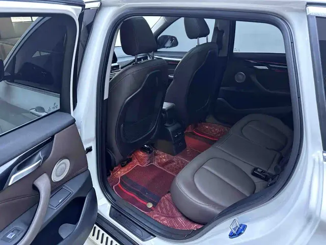 BMW X1 — Фото автомобиля 10