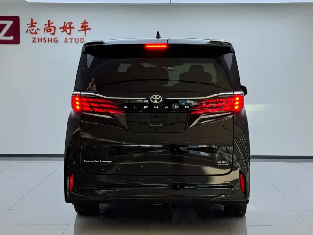 Toyota Alphard — Фото автомобиля 14
