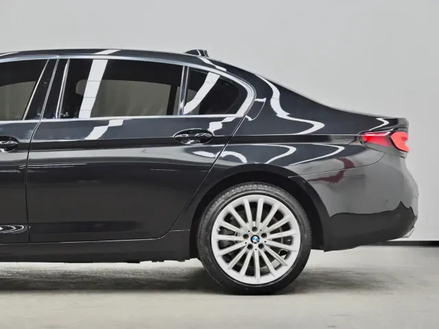 BMW 5 Series — Фото автомобиля 22