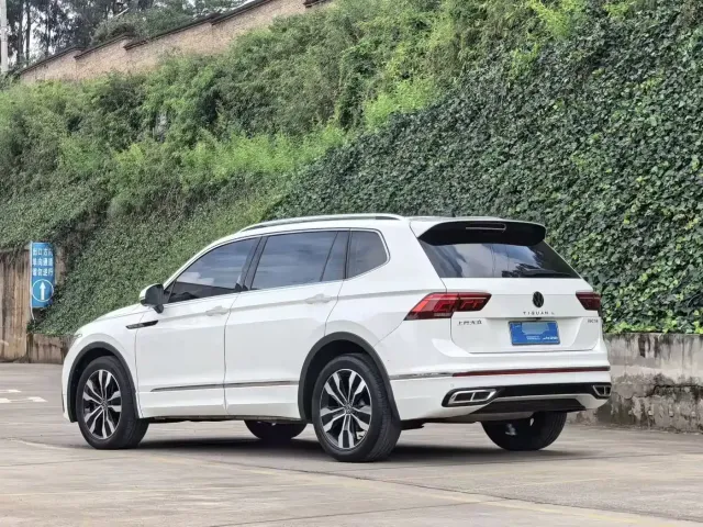 Volkswagen Tiguan L — Фото автомобиля 8