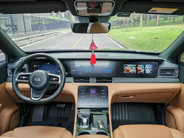 Li Auto ONE — Фото автомобиля 8