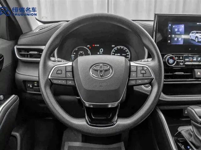 Toyota Highlander — Фото автомобиля 18