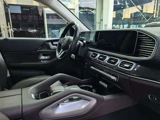 Mercedes-Benz GLE-Class — Фото автомобиля 8