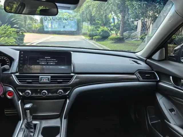 Honda Accord — Фото автомобиля 7