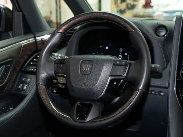 Toyota Vellfire — Фото автомобиля 16