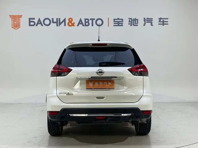 Nissan X-Trail — Фото автомобиля 5