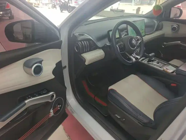 BYD Yuan PLUS — Фото автомобиля 15