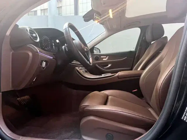 Mercedes-Benz E-Class — Фото автомобиля 9