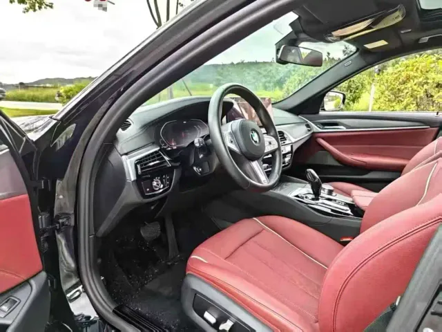 BMW 5 Series — Фото автомобиля 4