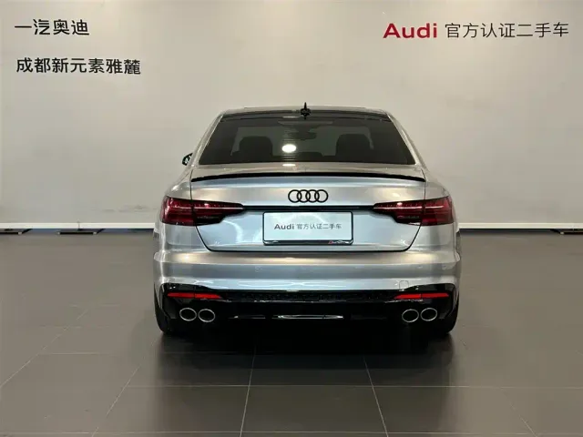 Audi A4L — Фото автомобиля 5