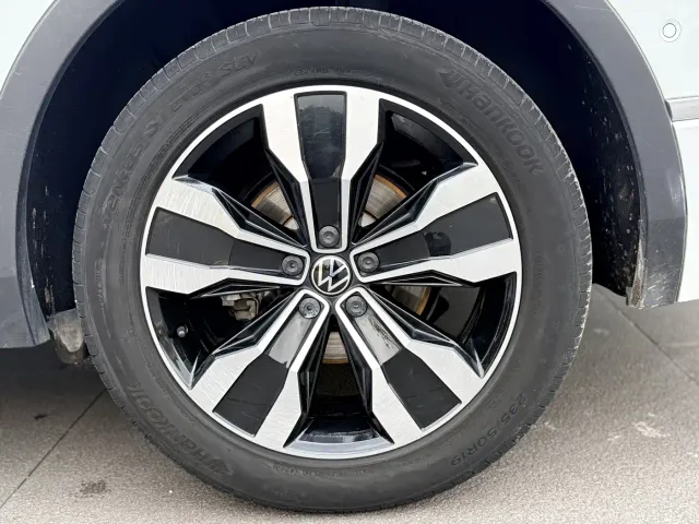 Volkswagen Tiguan L — Фото автомобиля 10