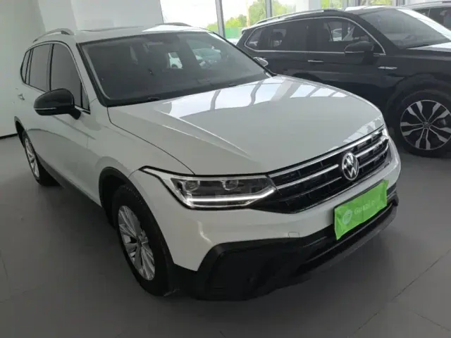 Volkswagen Tiguan L — Фото автомобиля 21