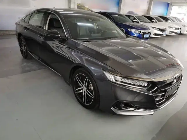 Honda Accord — Фото автомобиля 3