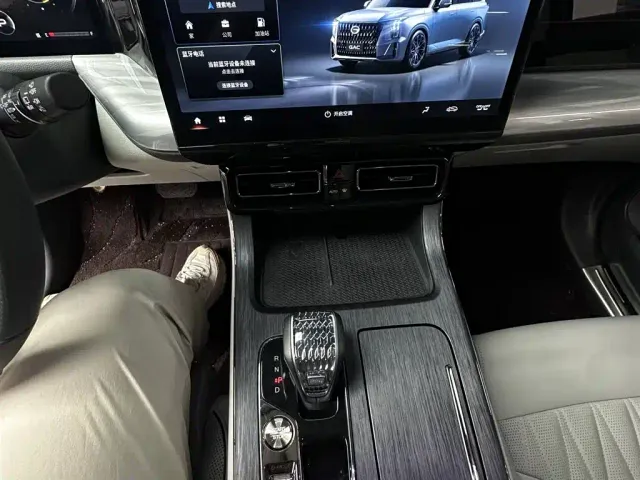 GAC Trumpchi GS8 — Фото автомобиля 20