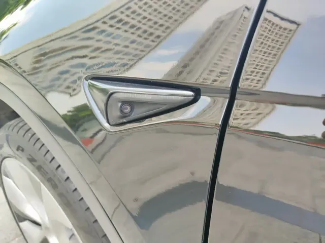 Tesla Model Y — Фото автомобиля 4