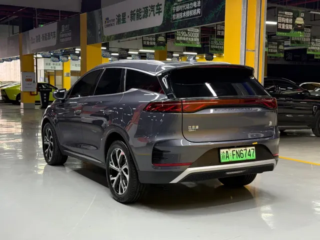 BYD Tang — Фото автомобиля 7
