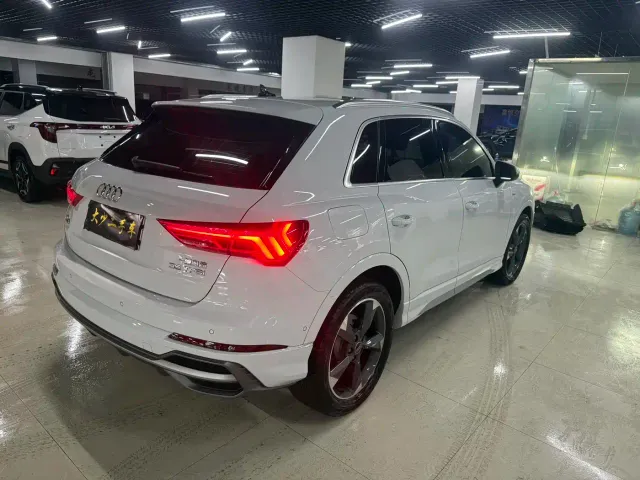 Audi Q3 — Фото автомобиля 14