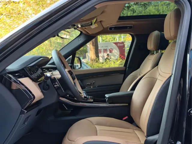 Land Rover Range Rover Sport — Фото автомобиля 6