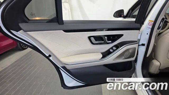 Mercedes-Benz S-Class — Фото автомобиля 24