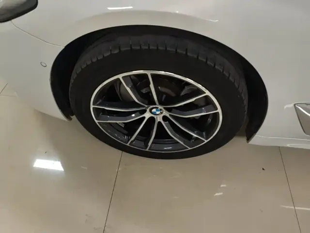 BMW 5 Series — Фото автомобиля 22