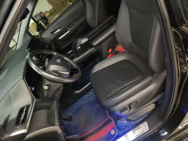 Toyota Sienna — Фото автомобиля 14