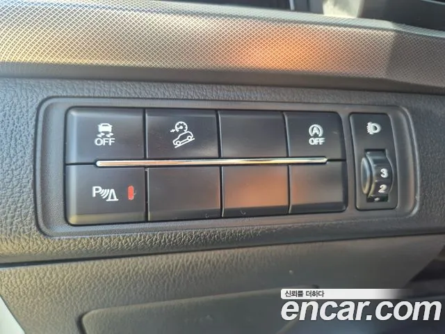 KG_Mobility_Ssangyong Rexton Новый Rexton Sport Khan Дизель 2.2 4WD — Фото автомобиля 15
