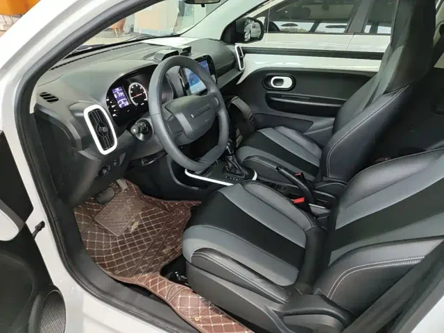 Roewe Clever — Фото автомобиля 14